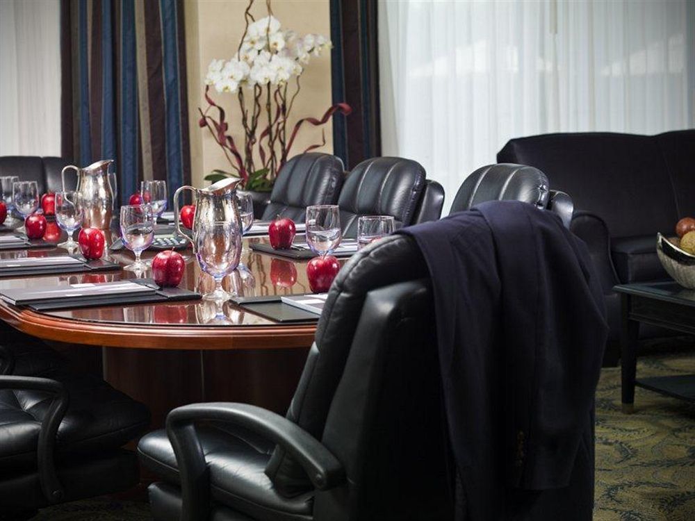 Crowne Plaza Costa Mesa Orange County By Ihg Hotel Bisnis foto