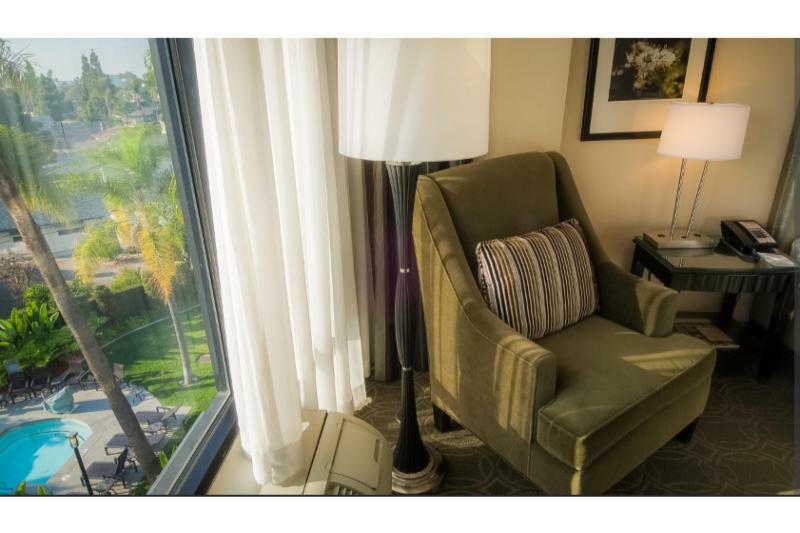 Crowne Plaza Costa Mesa Orange County By Ihg Hotel Bagian luar foto