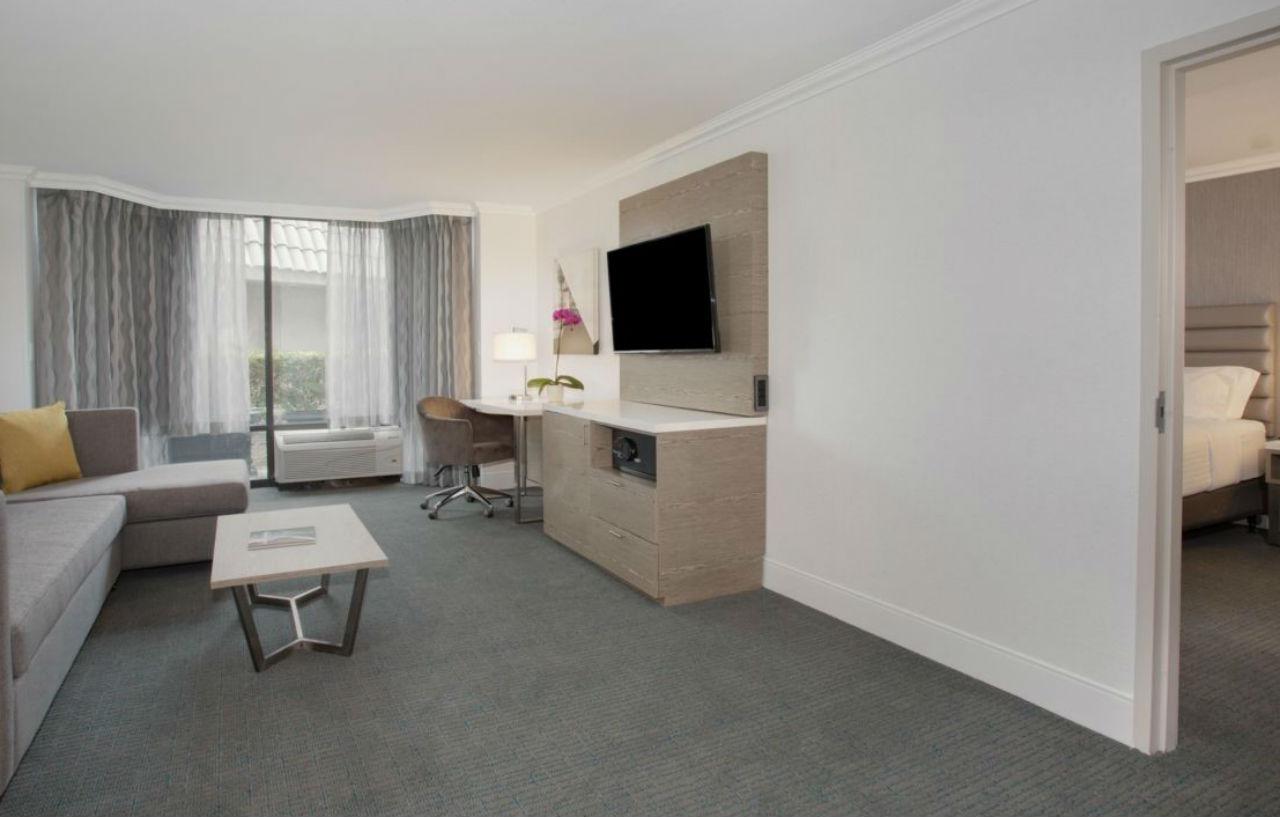 Crowne Plaza Costa Mesa Orange County By Ihg Hotel Bagian luar foto